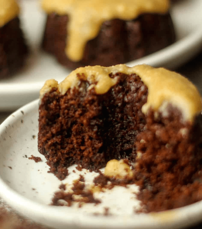 Mini Bundt Cakes 8